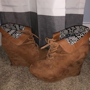 Shi - Suede Heels